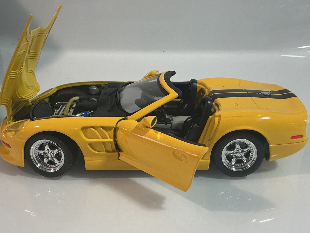 1/18 ROAD SIGNATURE 1999 SHELBY SERIES 1 YELLOW / BLACK ON GREY - Photo 3