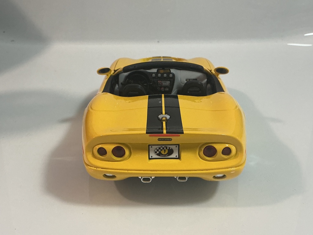 1/18 ROAD SIGNATURE 1999 SHELBY SERIES 1 YELLOW / BLACK ON GREY - Photo 4