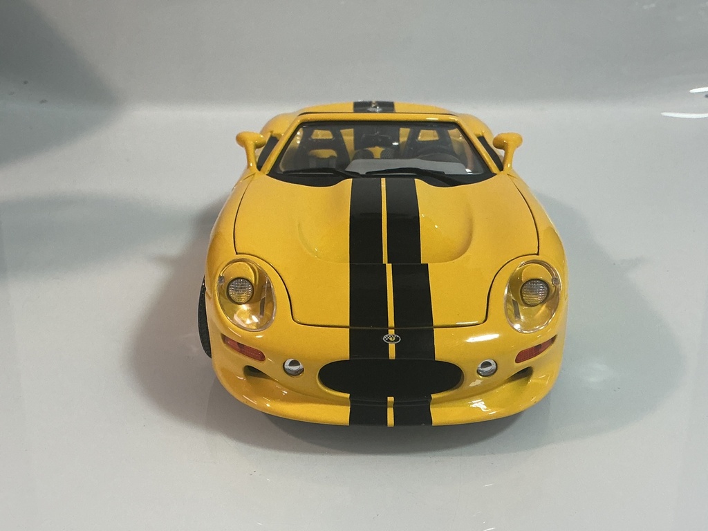 1/18 ROAD SIGNATURE 1999 SHELBY SERIES 1 YELLOW / BLACK ON GREY - Photo 6