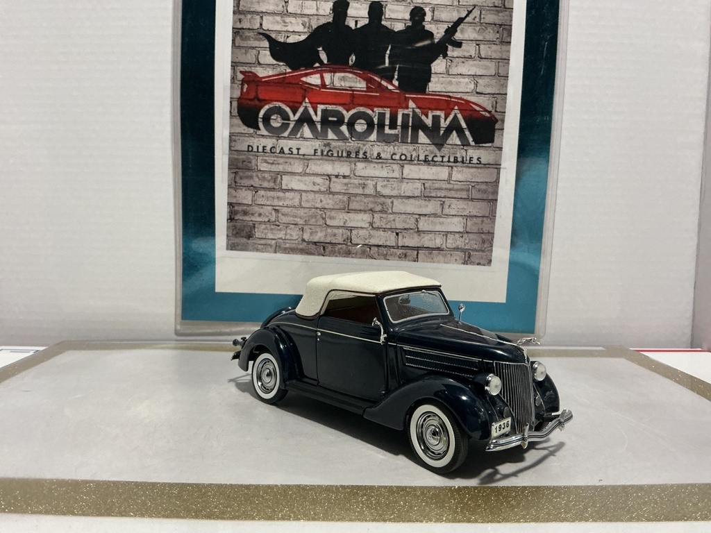 1/24: DANBURY MINT 1936 FORD DELUXE CABRROLET image
