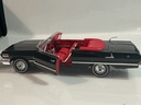 1/18 WELLY 1963 CHEVROLET IMPALA BLACK ON RED - Photo 3