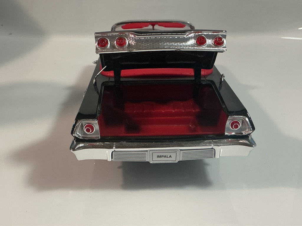 1/18 WELLY 1963 CHEVROLET IMPALA BLACK ON RED - Photo 5