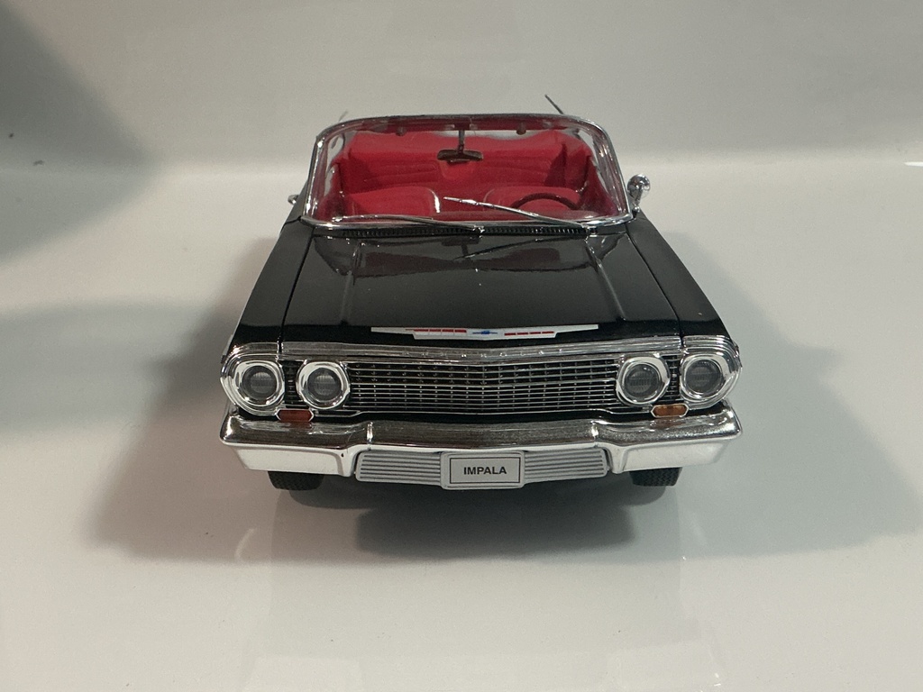 1/18 WELLY 1963 CHEVROLET IMPALA BLACK ON RED - Photo 7