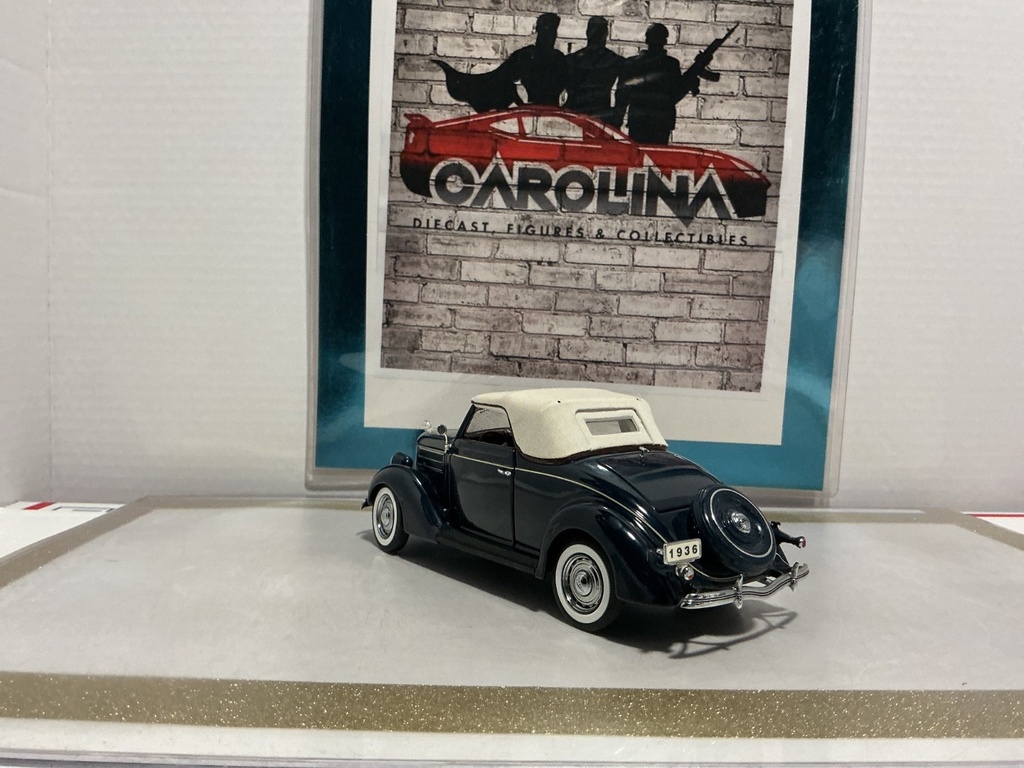 1/24: DANBURY MINT 1936 FORD DELUXE CABRROLET image