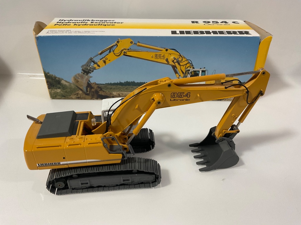 1/50 CONRAD HYDRAULIC EXCAVATOR LIEBHERR R 954 C  - Photo 6