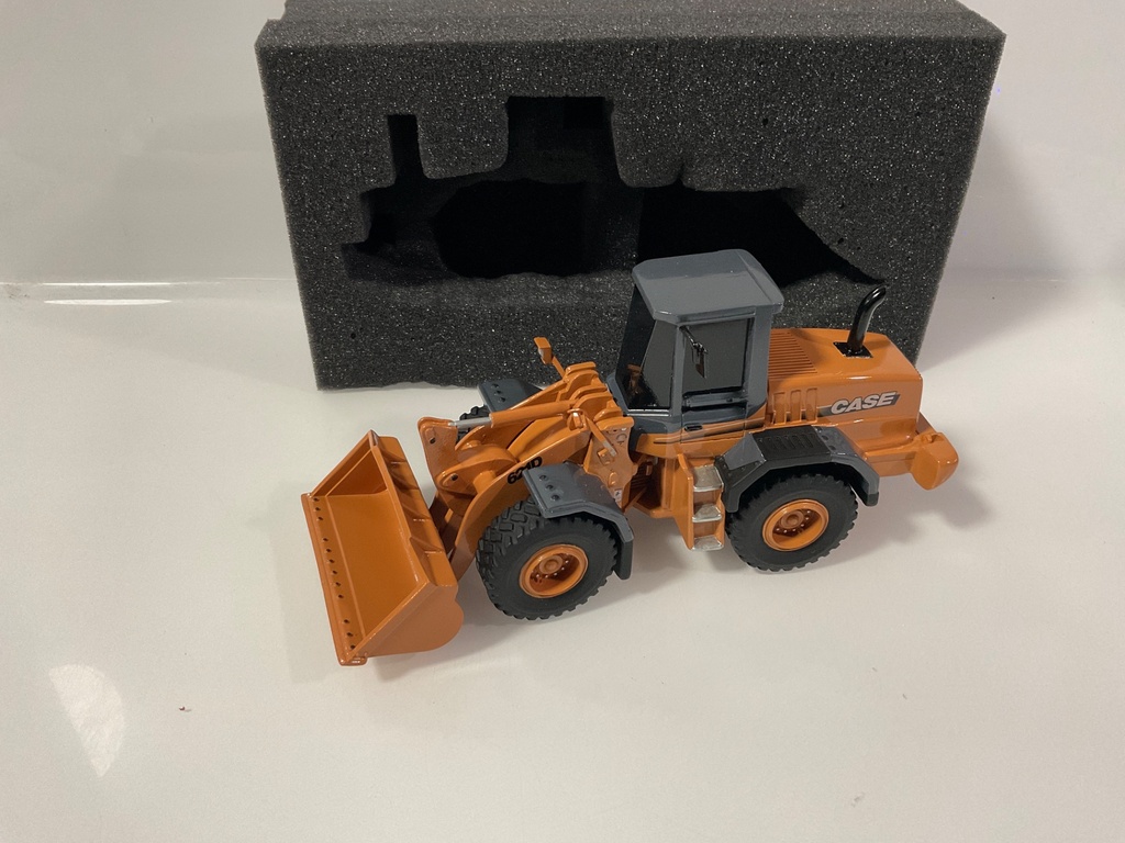 1/50 ERTL PREMIER CASE 621D WHEEL LOADER  - Photo 3
