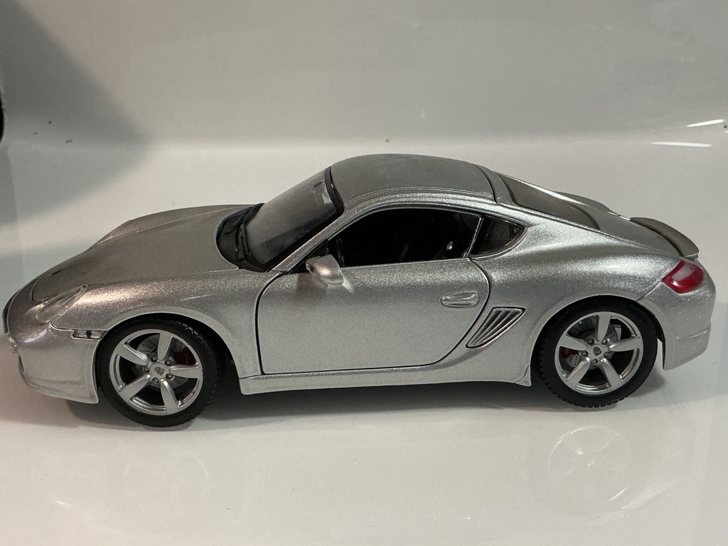 1/18 MAISTO PORSCHE CAYMAN’S SILVER ON GREY - Photo 3