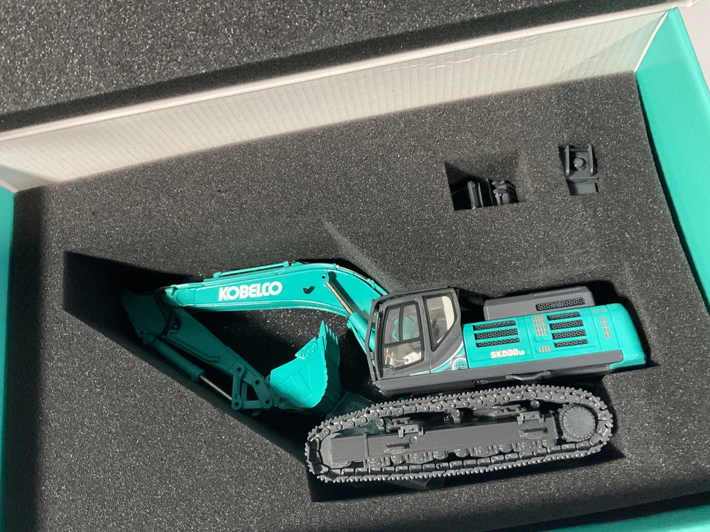 1/50 CONRAD KOBELCO SK 500 LC COLLECTORS EDITION  - Photo 3