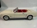 1/18 MIRA FORD 1964 MUSTANG WHITE ON RED *NO ANTENNA / JUNKYARD - Photo 2