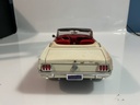 1/18 MIRA FORD 1964 MUSTANG WHITE ON RED *NO ANTENNA / JUNKYARD - Photo 4