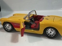 1/18 BURAGO 1957 CHEVY CORVETTE YELLOW ON RED - Photo 3