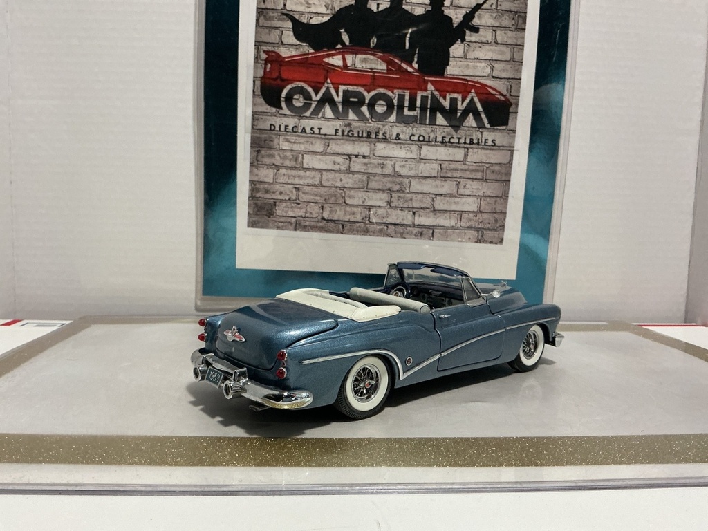 1/24: DANBURY MINT 1953 BUICK SKYLARK *MISSING CHROME TRIM* image