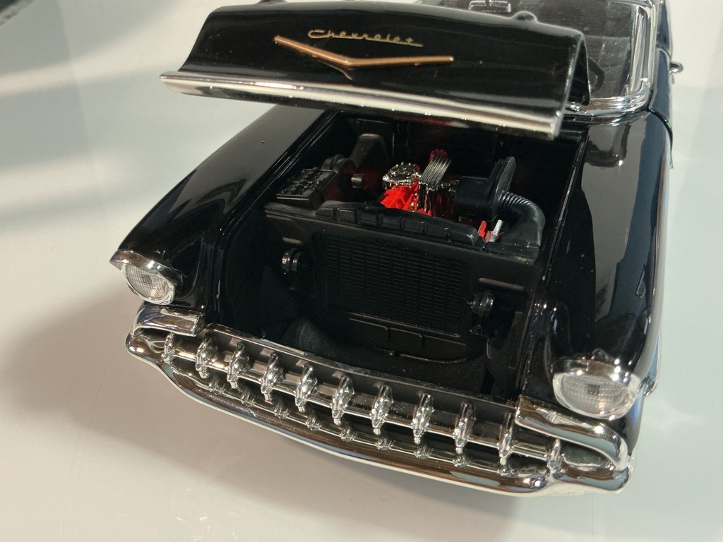 1/18 ERTL 1957 CHEVY BEL AIR BLACK ON BLACK - Photo 2