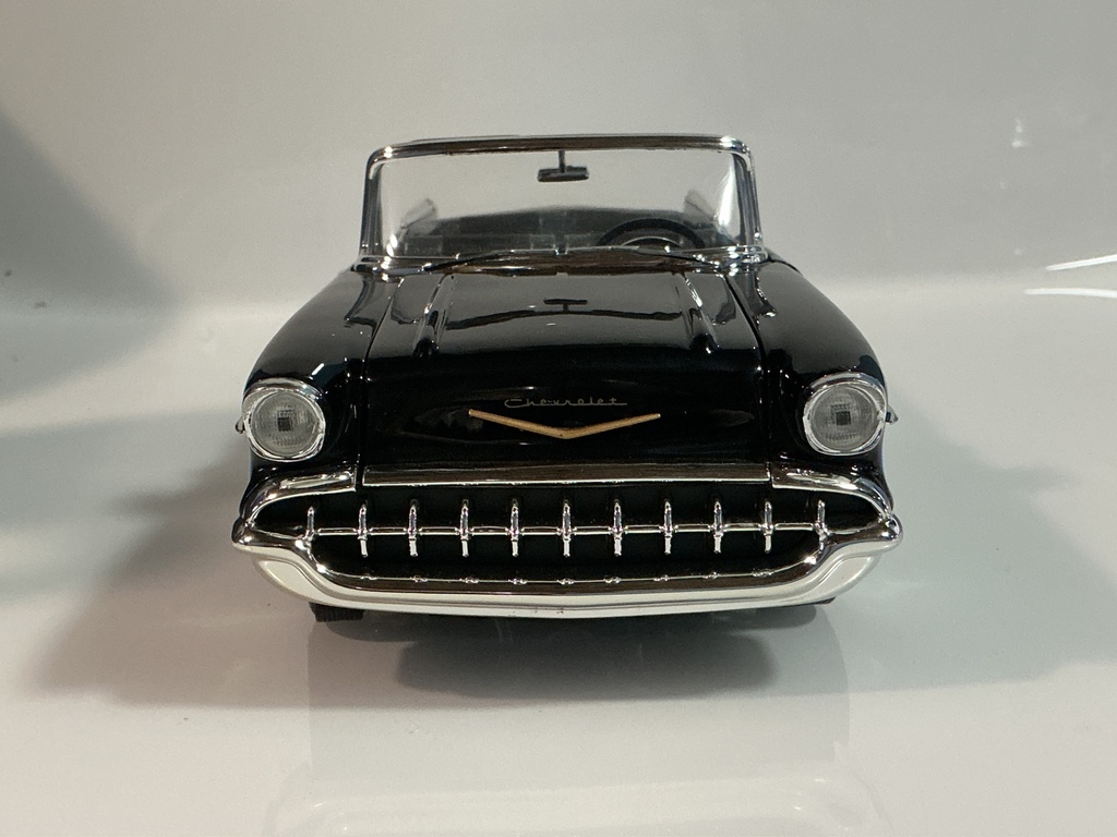 1/18 ERTL 1957 CHEVY BEL AIR BLACK ON BLACK - Photo 8