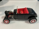 1/18 ERTL FORD HOT ROD BLACK ON RED - Photo 2