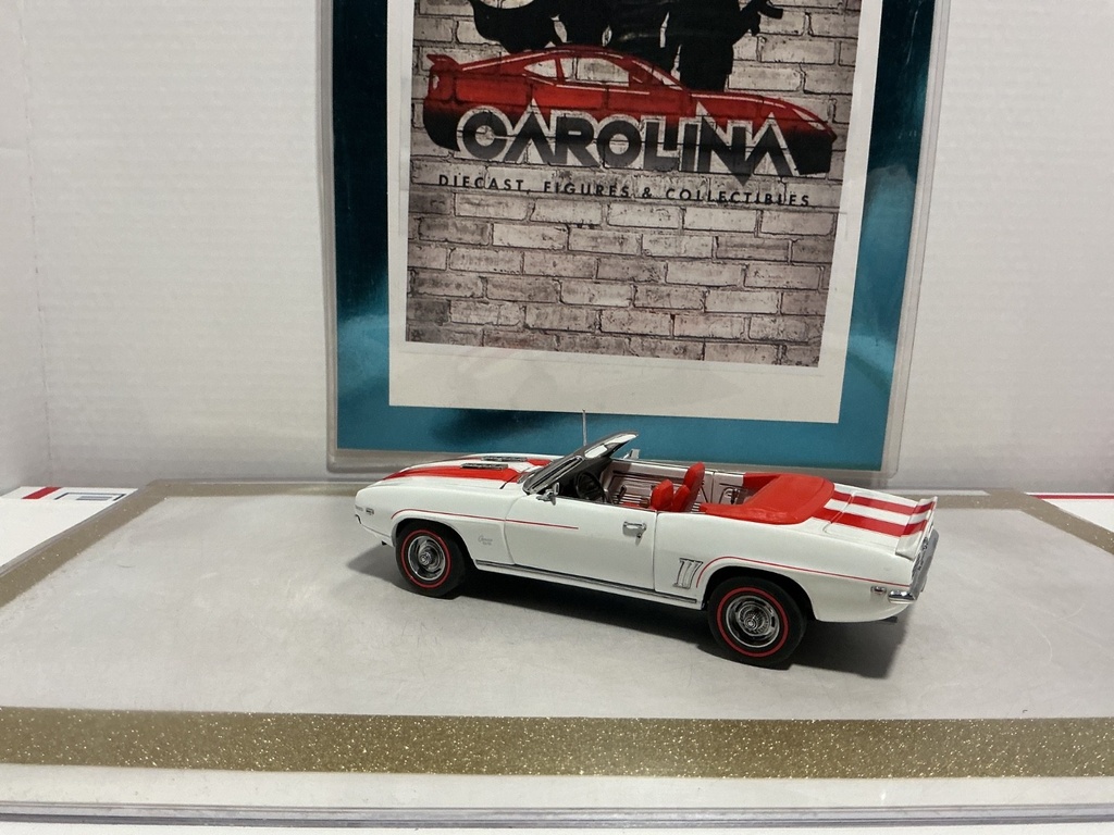 1/24: DANBURG MINT 1969 CHEVROLET CAMARO SS 350 image