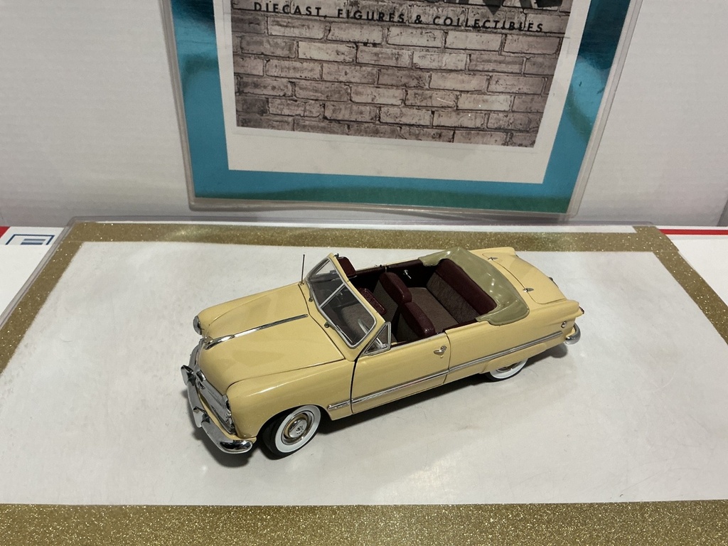 1/24: DANBURG MINT 1949 FORD CUSTOM *BROKEN DOOR HANDLE* image