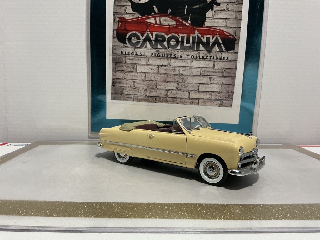 1/24: DANBURY MINT 1949 FORD CUSTOM image