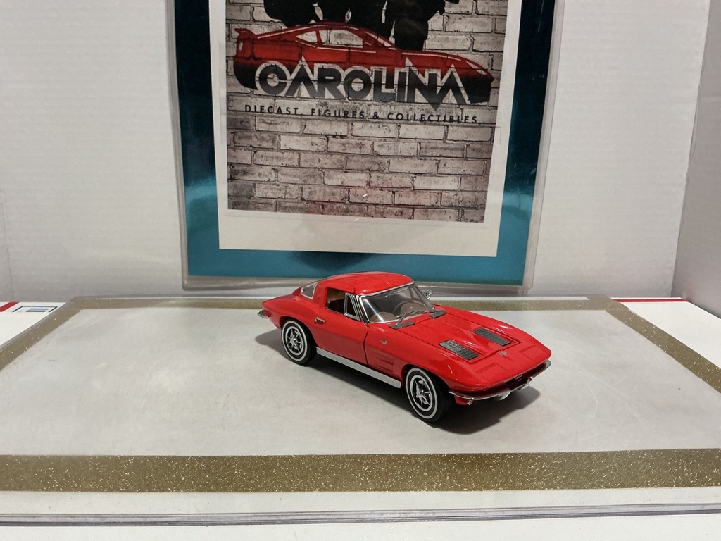 1/24: FRANKLIN MINT 1963 CORVETTE *RESIDUE ON DRIVER DOOR* image