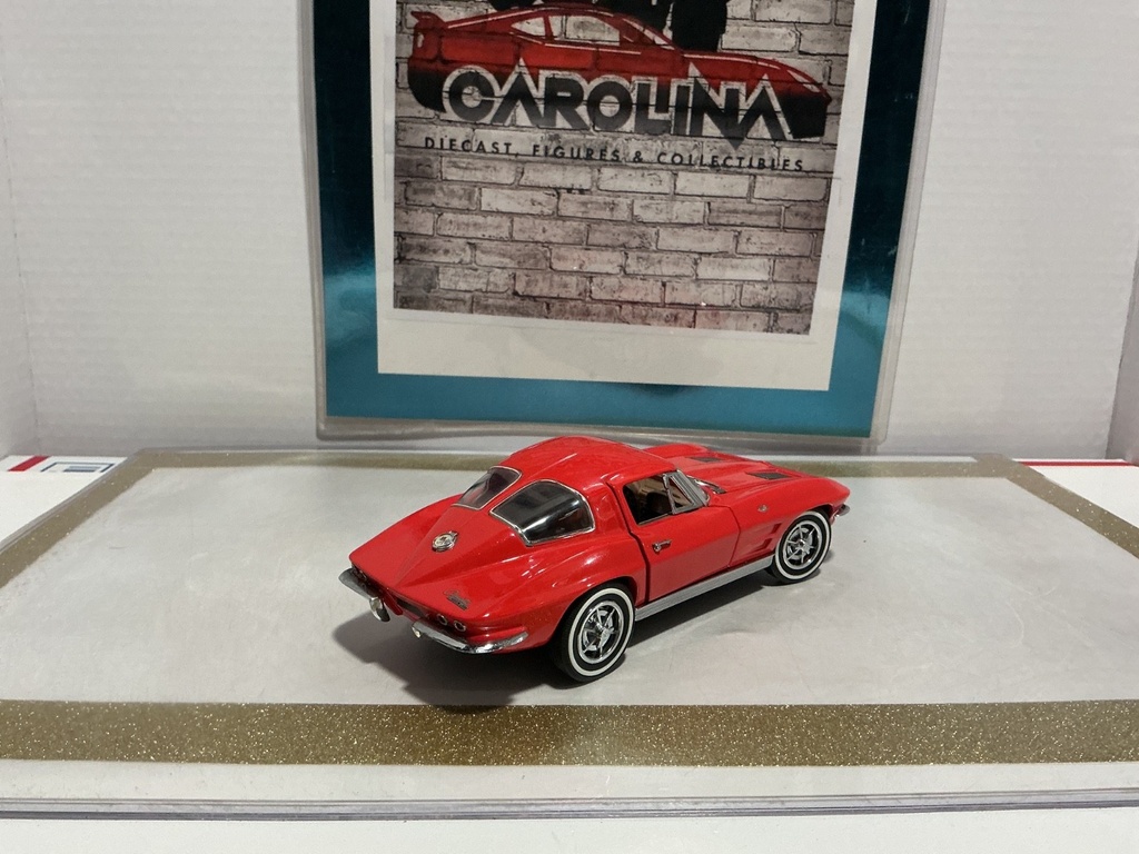 1/24: FRANKLIN MINT 1963 CORVETTE *RESIDUE ON DRIVER DOOR* image