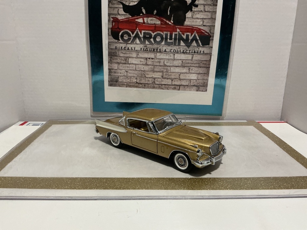 1/24: DANBURY MINT 1957 STUDEBAKER GOLDEN HAWK image