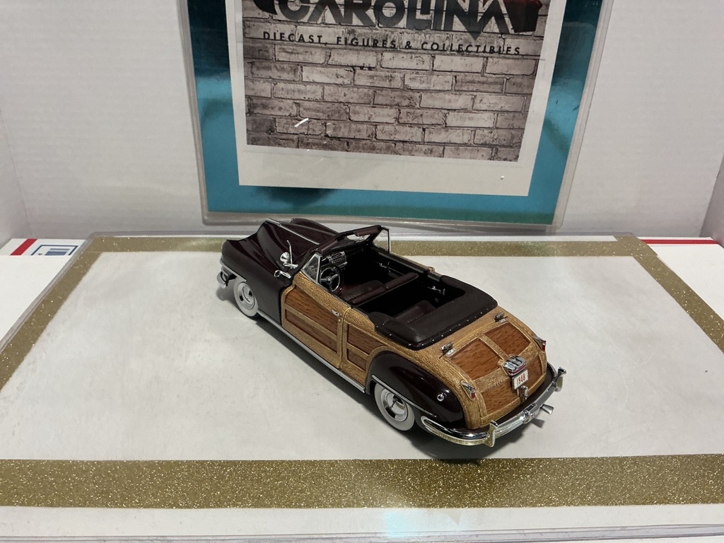 1/24: DANBURY MINT 1948 CHRYSLER TOWN AND COUNTRY image