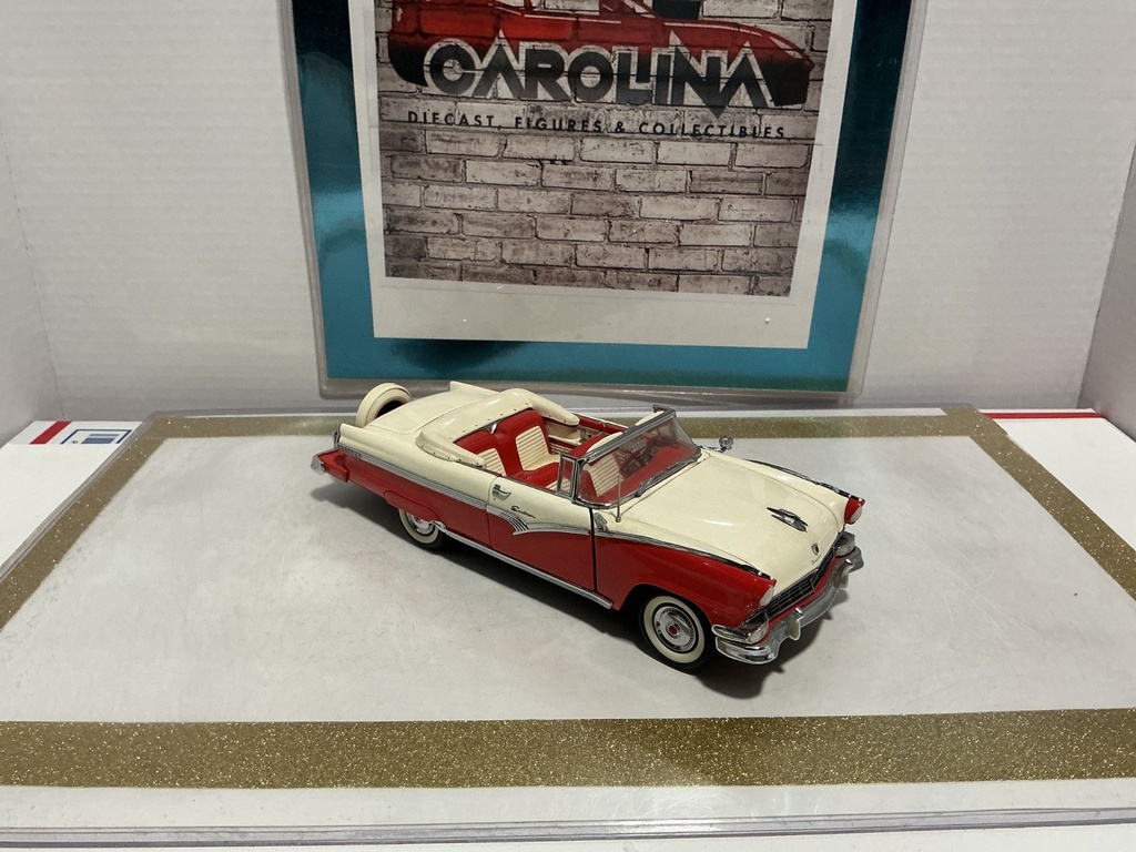 1/24: DANBURY MINT 1956 FORD SUNLINER image