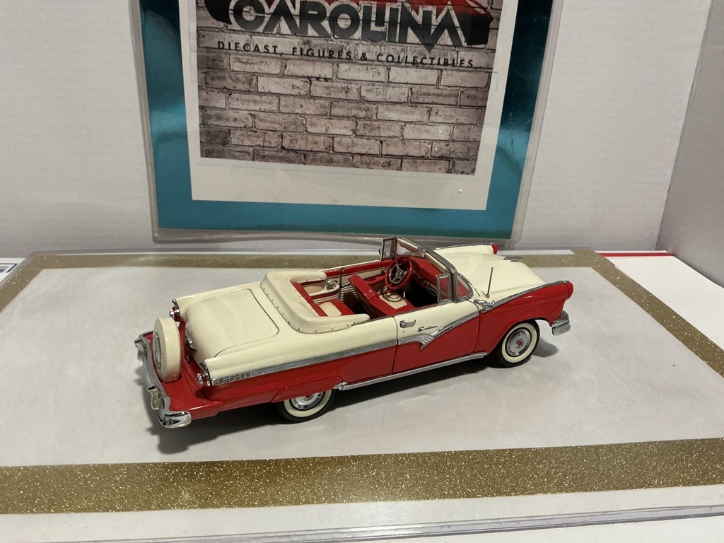 1/24: DANBURY MINT 1956 FORD SUNLINER image