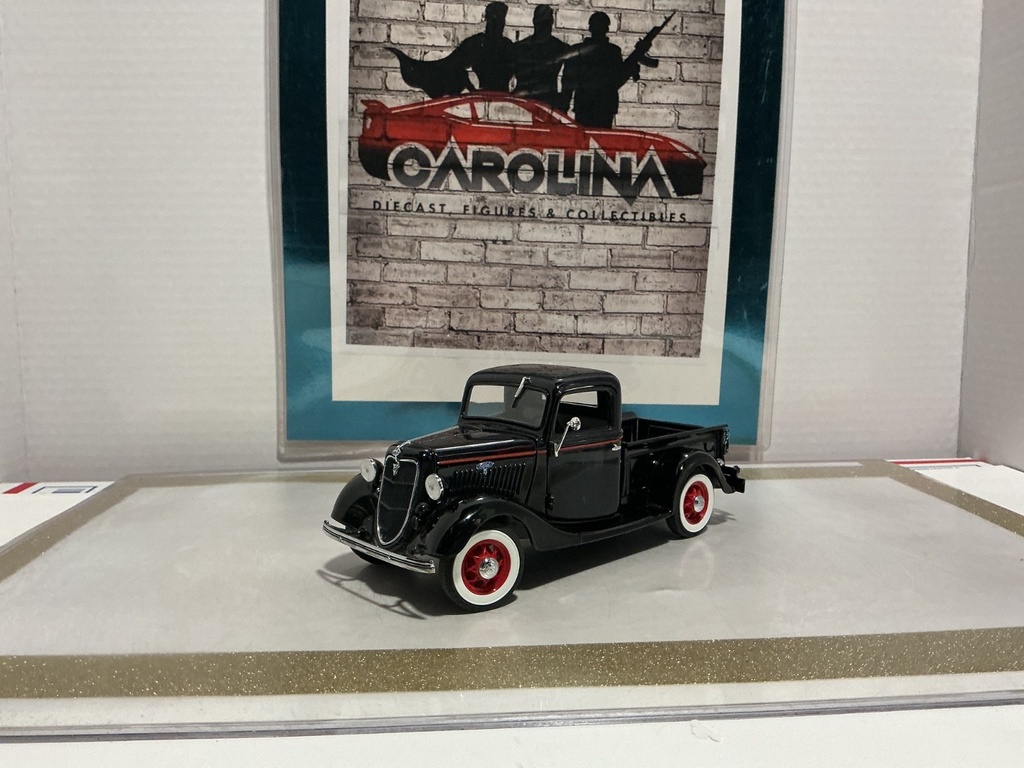 1/24: DANBURY MINT 1935 FORD PICKUP image