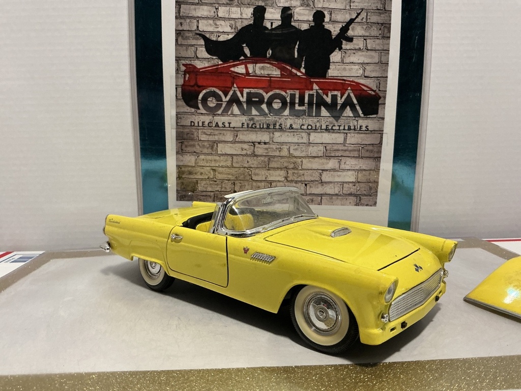 1/18: ROAD SIGNATURE FORD THUNDERBIRD *JUNK YARD* image