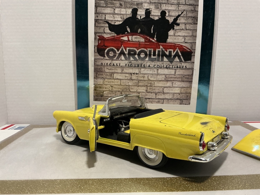 1/18: ROAD SIGNATURE FORD THUNDERBIRD *JUNK YARD* image
