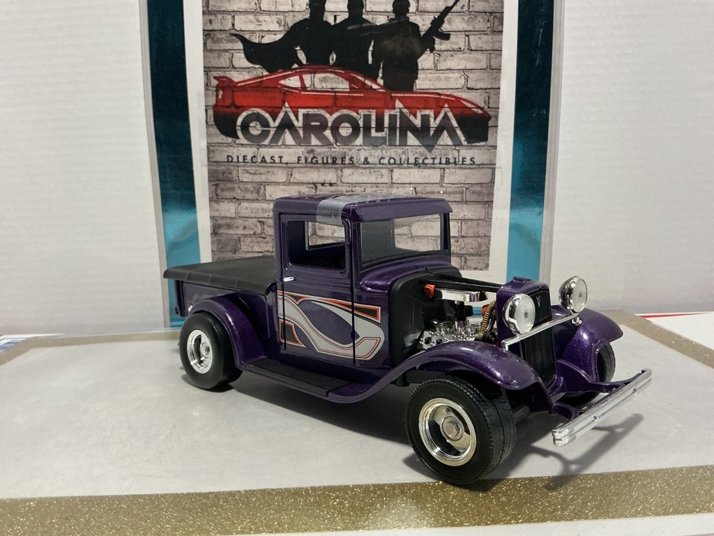1/18: ROAD SIGNATURE 1934 FORD PICKUP PURPLE ON BLACK image