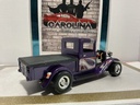 1/18: ROAD SIGNATURE 1934 FORD PICKUP PURPLE ON BLACK image