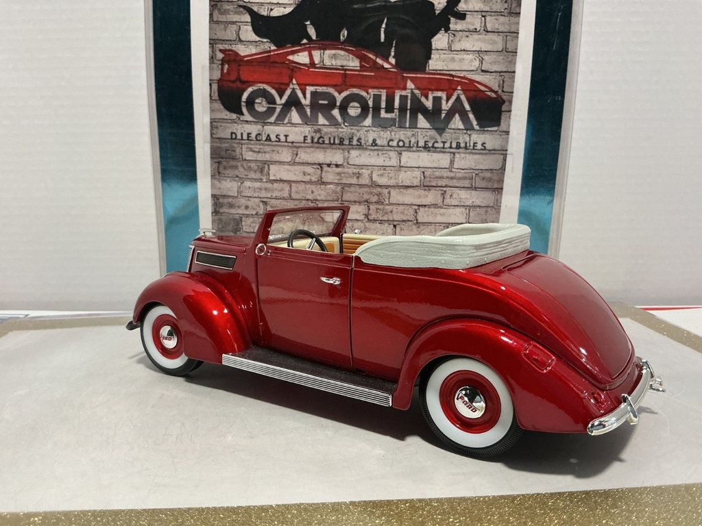 1/18: ROAD SIGNATURE 1937 FORD CONVERTIBLE *DOOR HANDLE LOOSE* RED ON CREAM image
