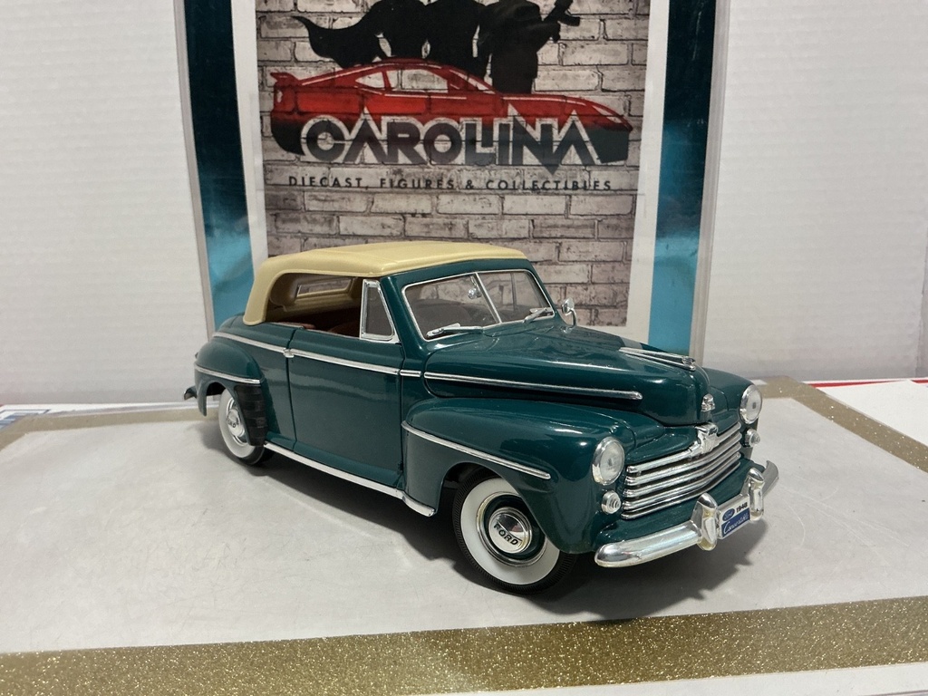 1/18: ROAD SIGNATURE 1948 FORD CONVERTIBLE GREEN ON BROWN image