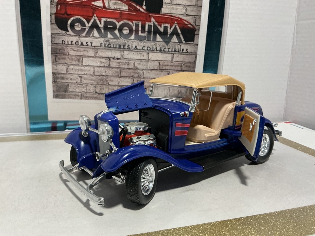 1/18: ROAD LEGENDS 1932 FORD ROADSTER BLUE WITH FLAMES ON TAN image
