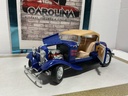 1/18: ROAD LEGENDS 1932 FORD ROADSTER BLUE WITH FLAMES ON TAN image