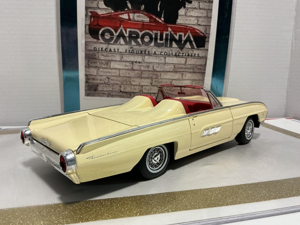 1/18: ANSON 1963 FORD THUNDERBIRD *BROKE MIRROR/NO ANTENNA* image