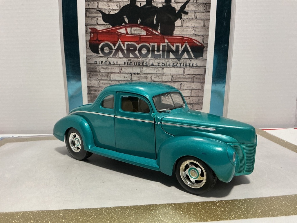 1/18: ERTL 1940 FORD COUPE *NO MIRROR* TEAL ON TAN image