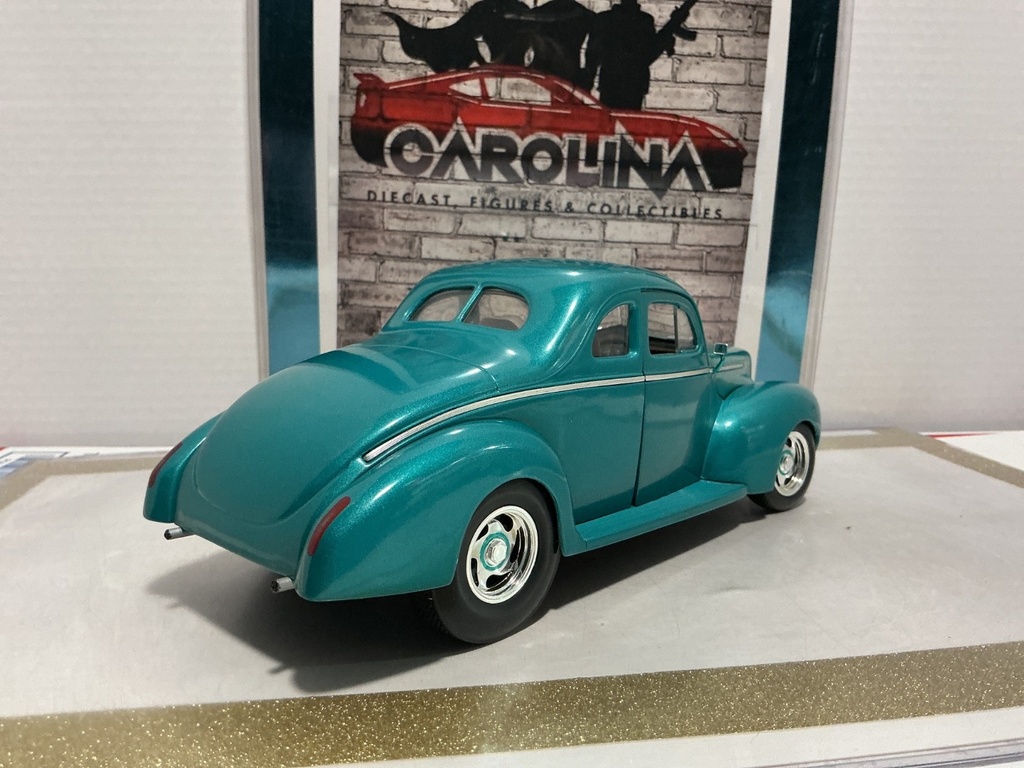 1/18: ERTL 1940 FORD COUPE *NO MIRROR* TEAL ON TAN image