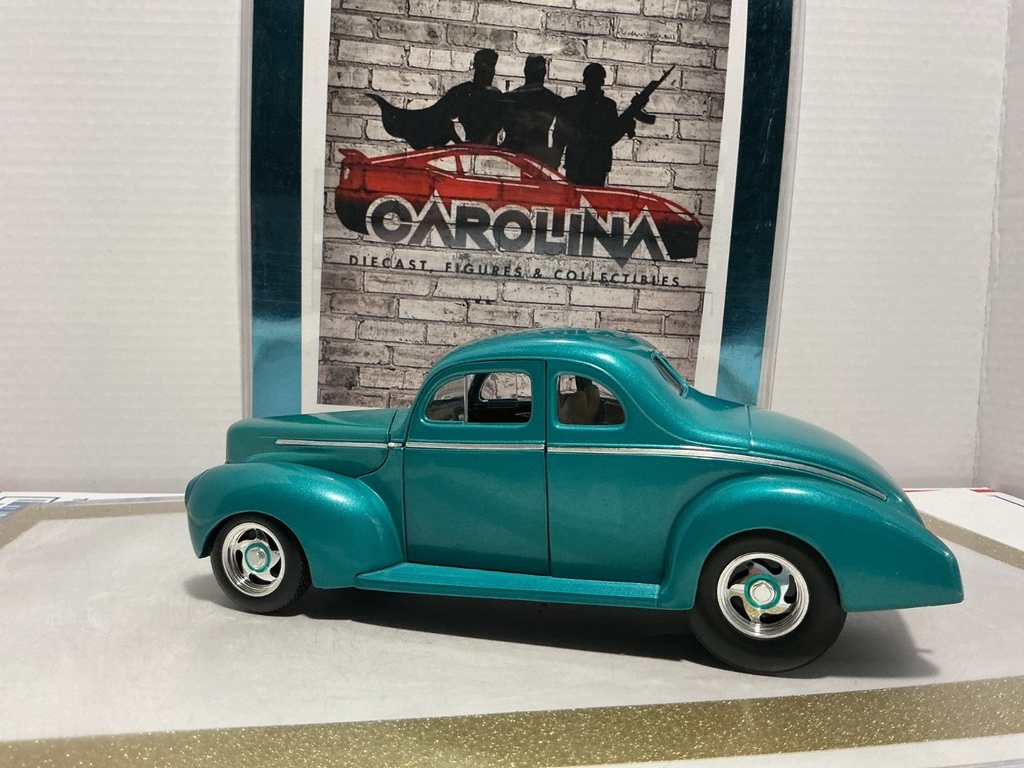 1/18: ERTL 1940 FORD COUPE *NO MIRROR* TEAL ON TAN image