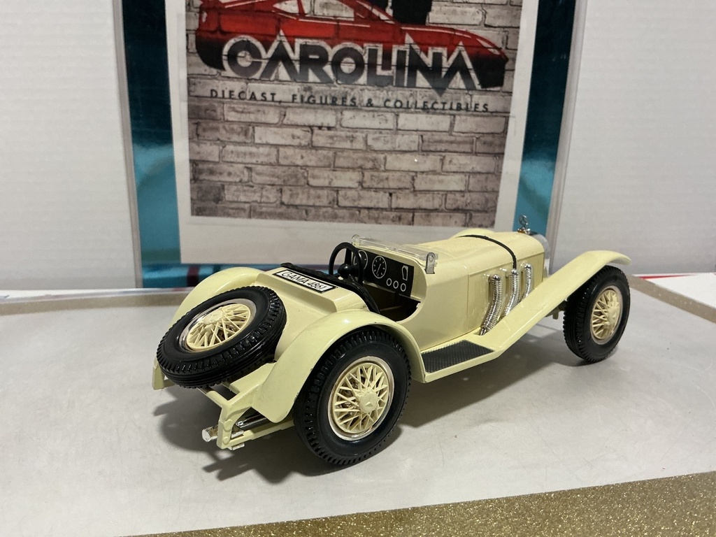 1/18: GAMA 1928 MERCEDES SPORTSWAGEN CREAM ON BLACK image