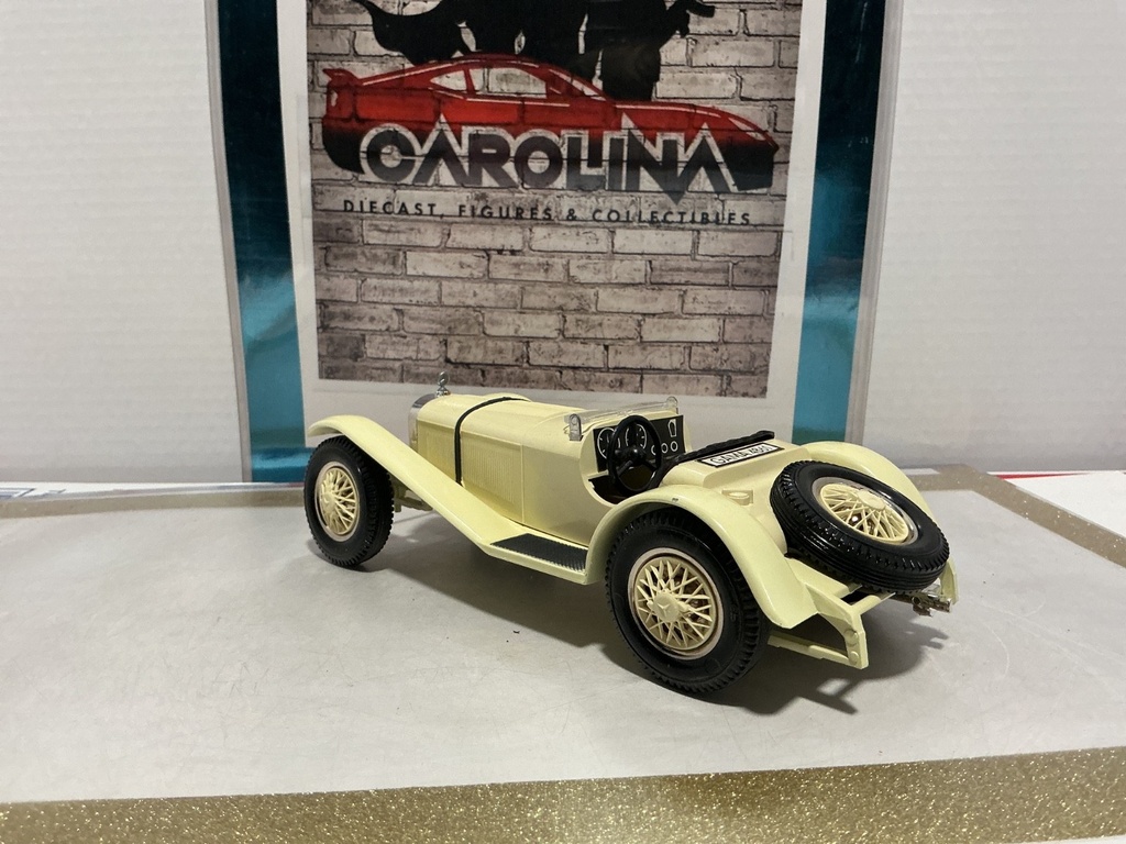 1/18: GAMA 1928 MERCEDES SPORTSWAGEN CREAM ON BLACK image