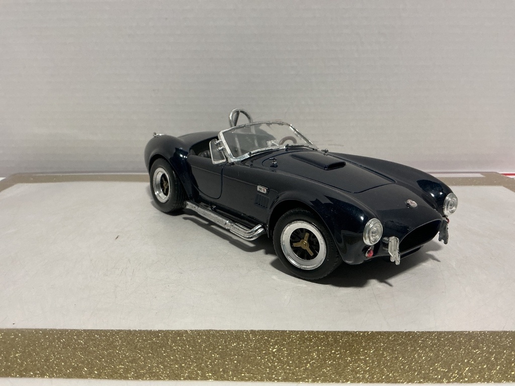1/18: ROAD TOUGH SHELBY COBRA 427S/C BLUE ON BLACK image