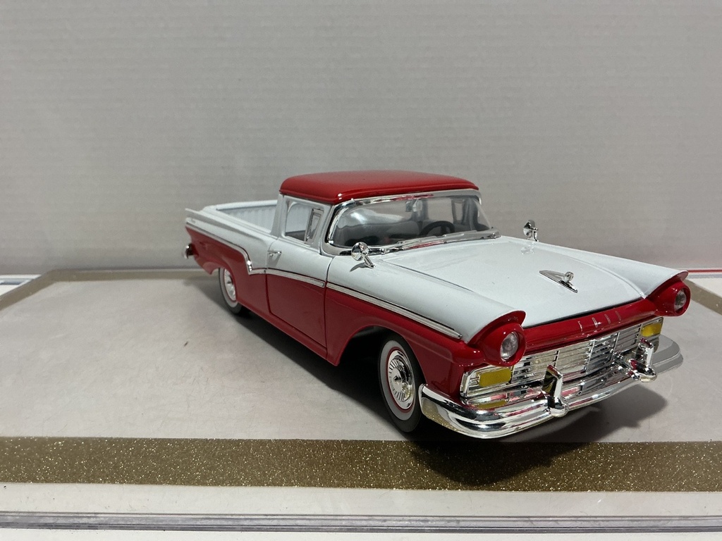 1/18 ROAD SIGNATURE 1957 FORD RANCHERO COURIER SEDAN DELIVERY image
