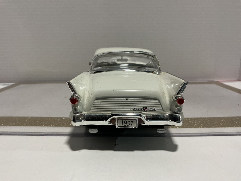 1/18 ANSON 1957 STUDEBAKER GOLD HAWK WHITE ON WHITE *JUNKYARD image