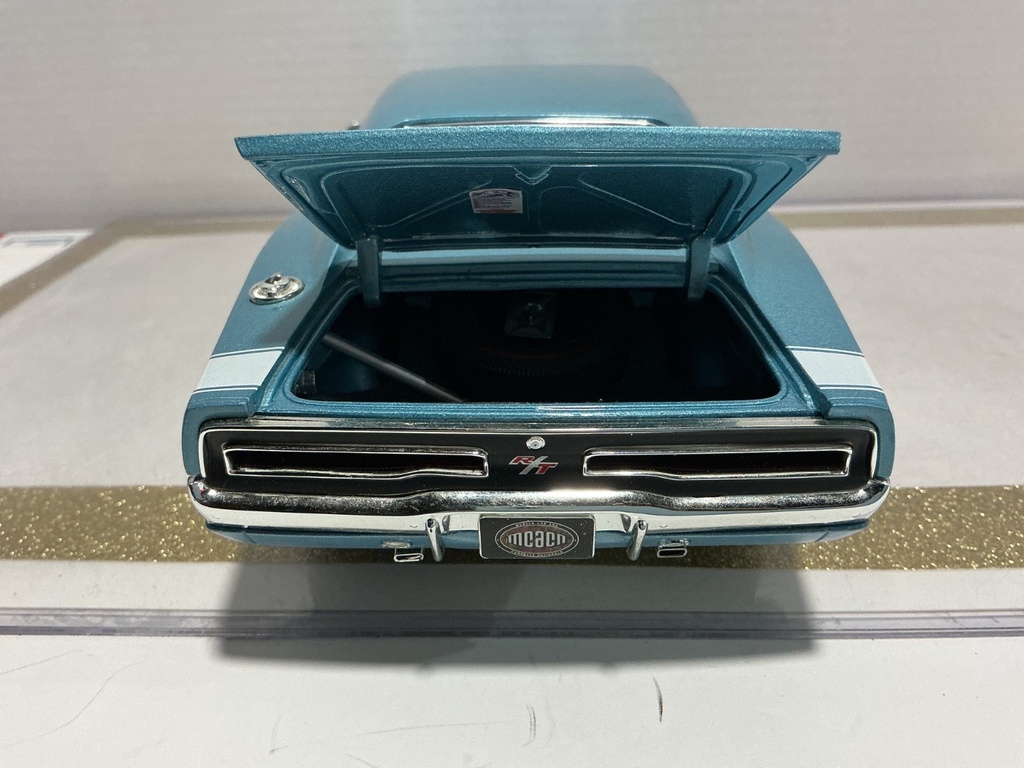 1/18 AUTHENTICS 1969 DODGE CHARGER R/T BLUE ON WHITE MCACN image
