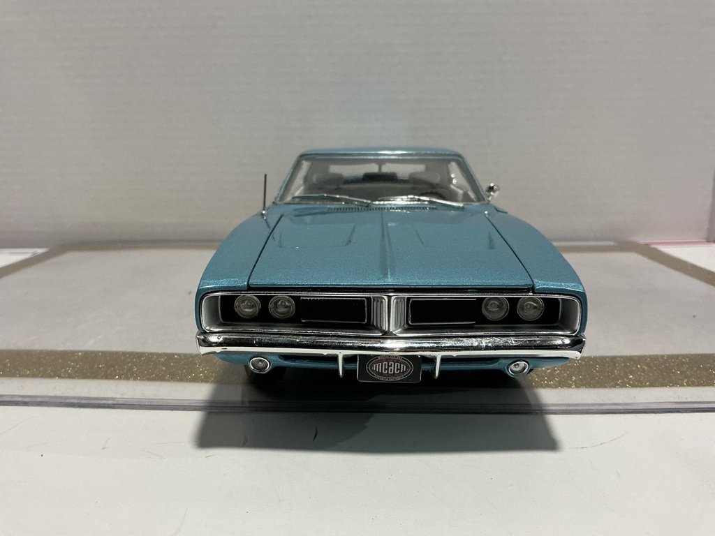 1/18 AUTHENTICS 1969 DODGE CHARGER R/T BLUE ON WHITE MCACN image