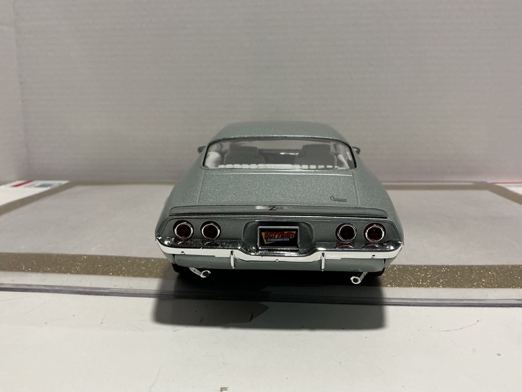 1/18 ERTL 1970 CHEVROLET CAMERO ‘FAST TIMES’ SILVER ON WHITE image