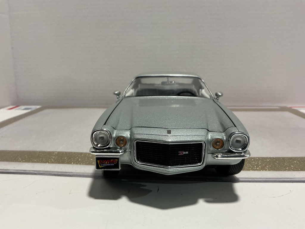 1/18 ERTL 1970 CHEVROLET CAMERO ‘FAST TIMES’ SILVER ON WHITE image